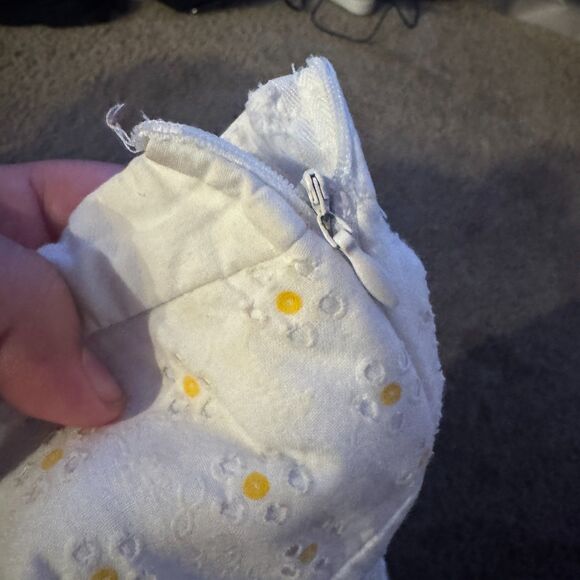 Size Large (Juniors) Cotton Eyelet White Button Babydoll Top - Picture 4 of 4